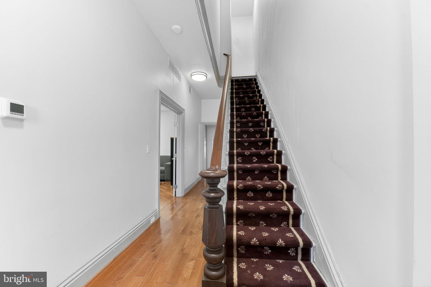 401 W Broad St Property Photo 18