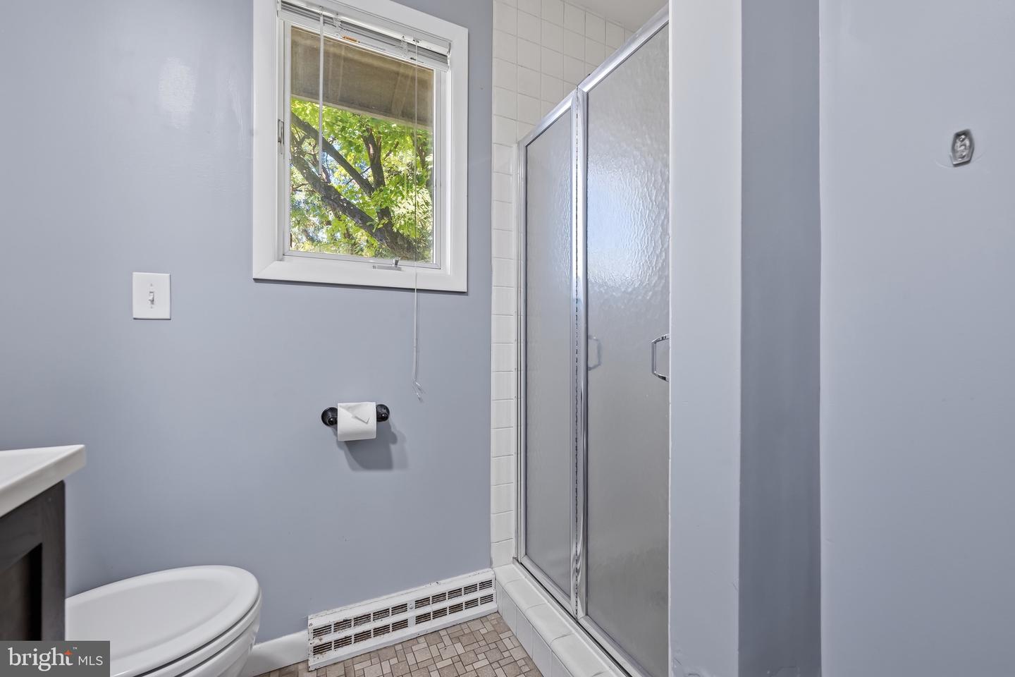 2421 W Greenleaf St Property Photo 56