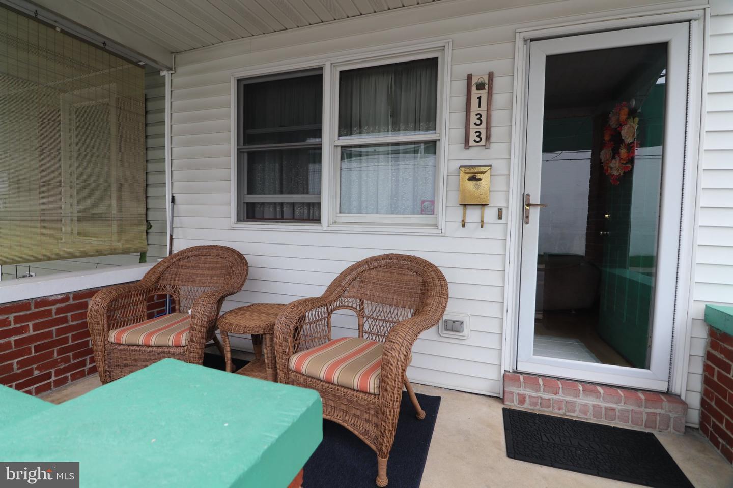 133 2nd St Property Photo 3