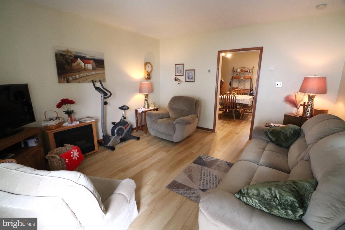 133 2nd St Property Photo 8