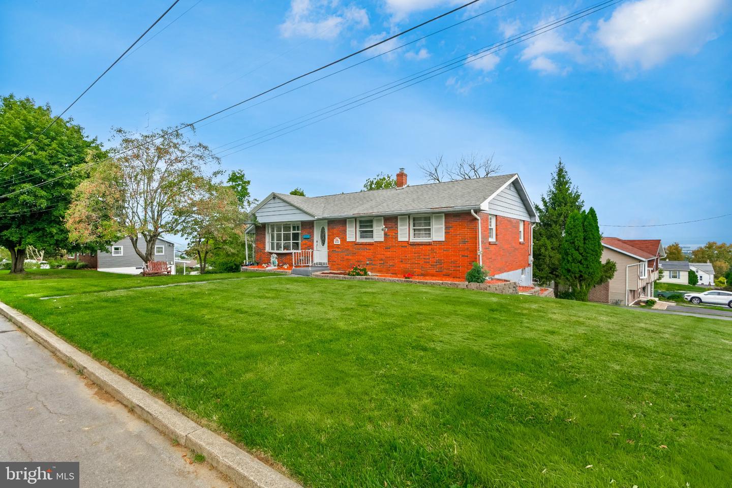 849 E Union Property Photo 3