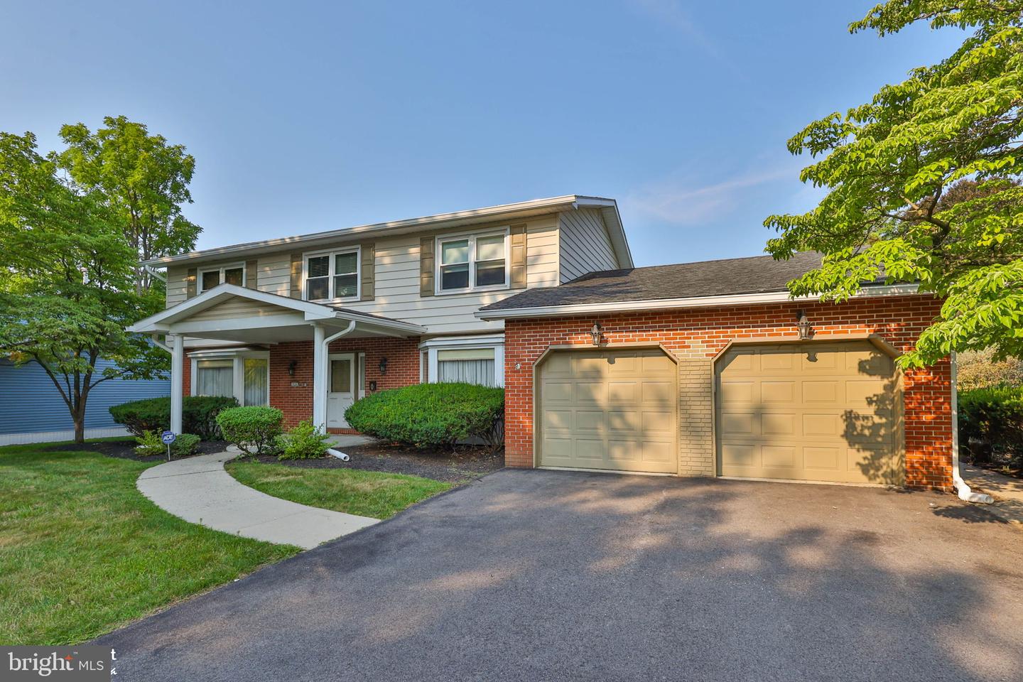 926 N Arch St Property Photo 1
