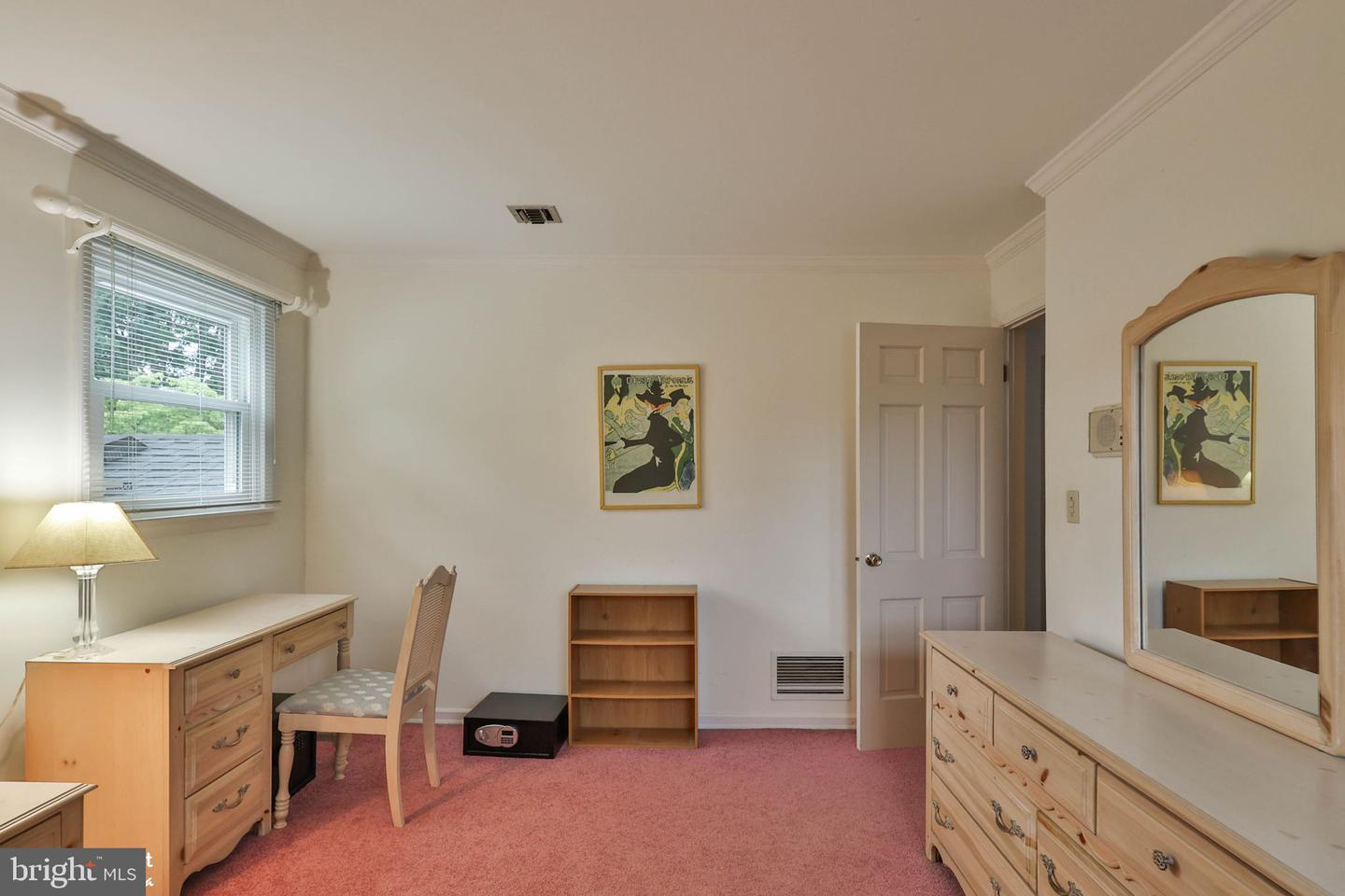 926 N Arch St Property Photo 26
