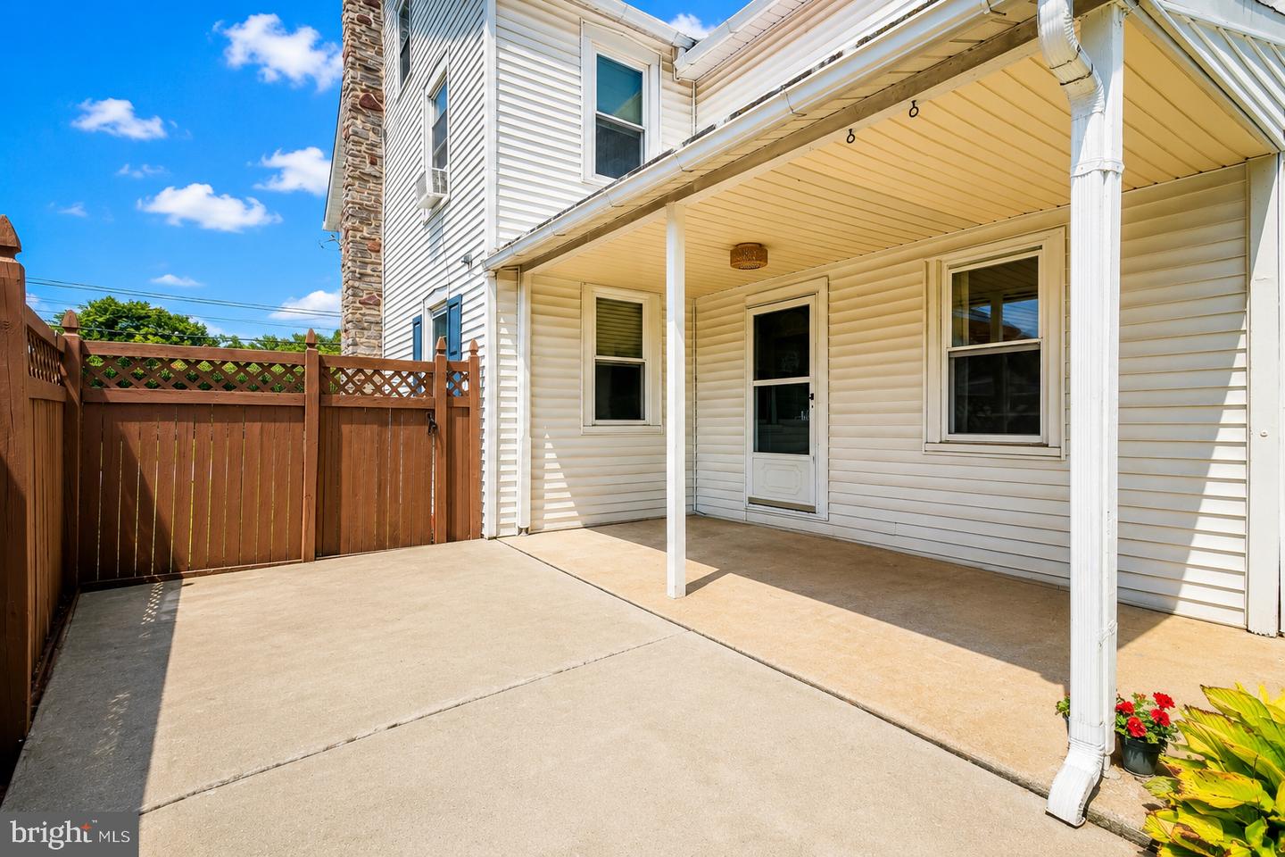 7588 Trexler Cir Property Photo 11