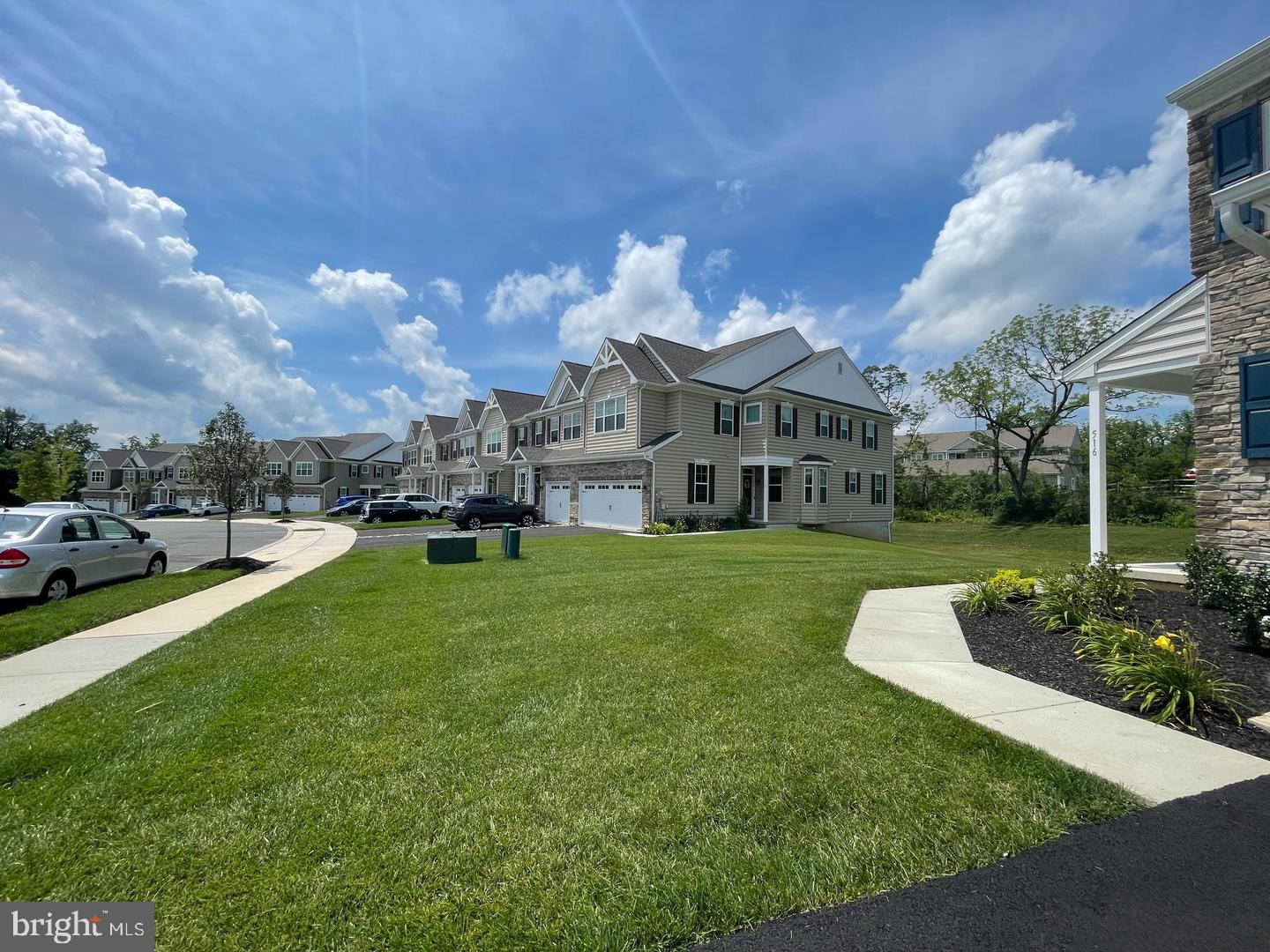 516 Gray Feather Way Property Photo 4