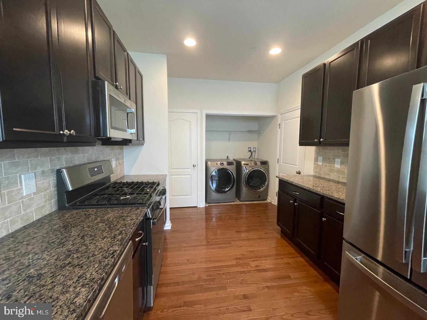 516 Gray Feather Way Property Photo 10