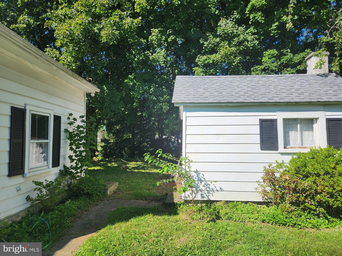 1464 Krocks Rd S Property Photo 11