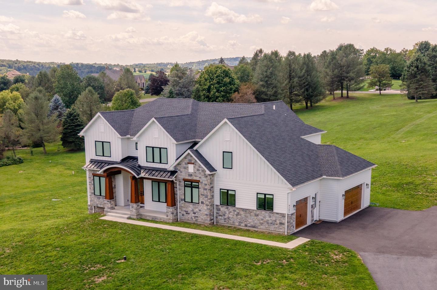 4280 E WYNDEMERE CIR