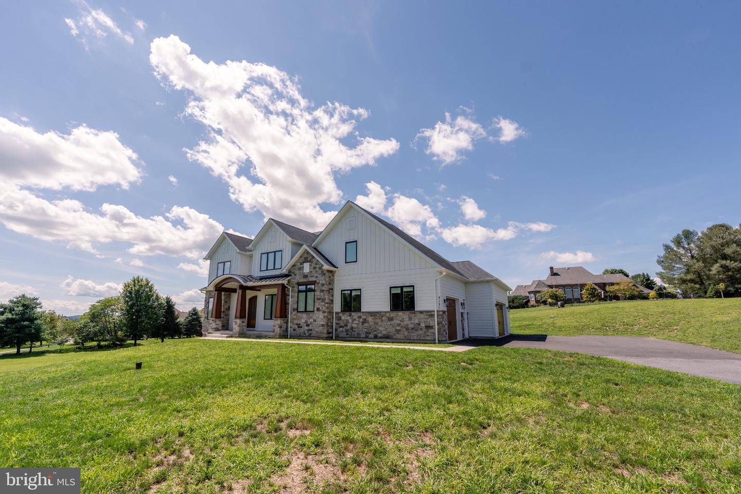4280 E Wyndemere Cir Property Photo 4