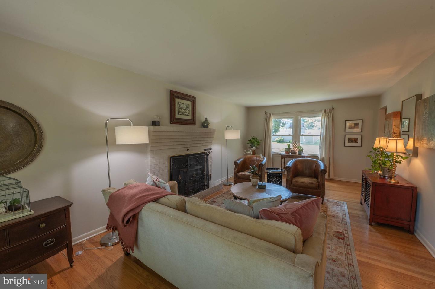1063 Manor Dr Property Photo 6