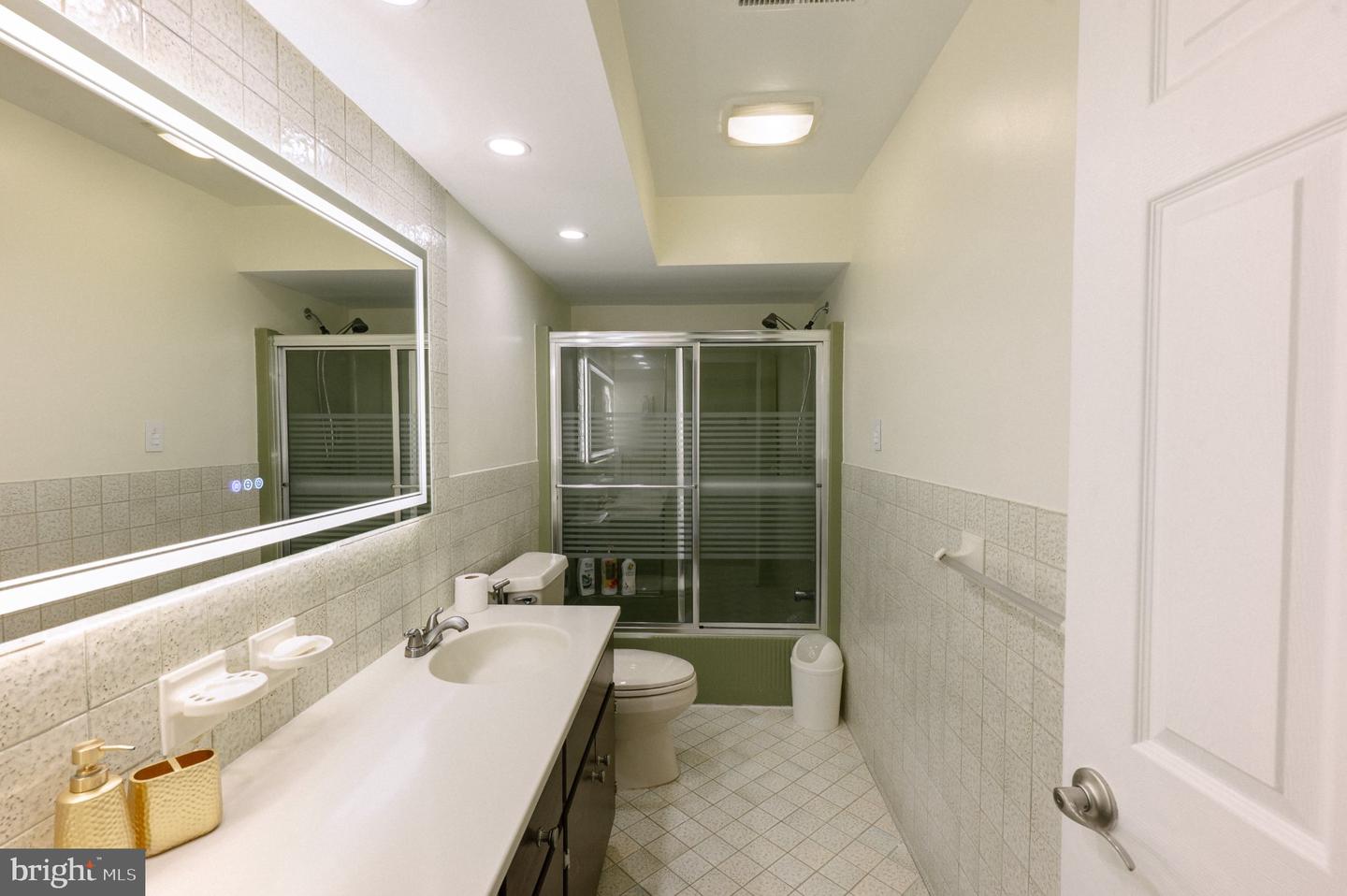 2210 Greenwood Rd Property Photo 40