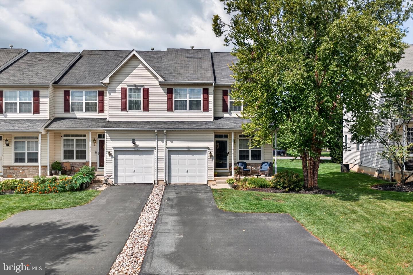1078 KING WAY