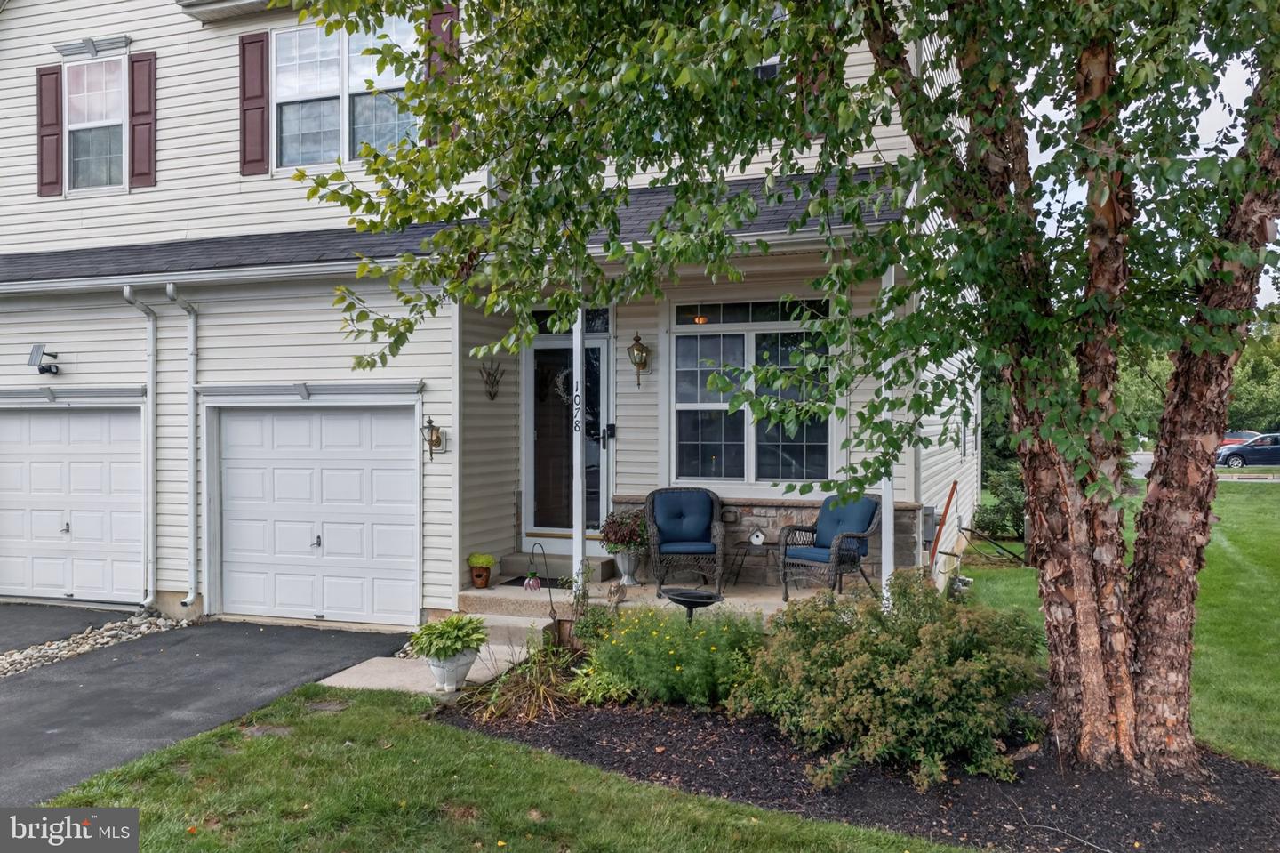 1078 King Way Property Photo 4