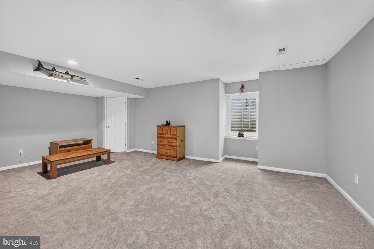 1078 King Way Property Photo 35