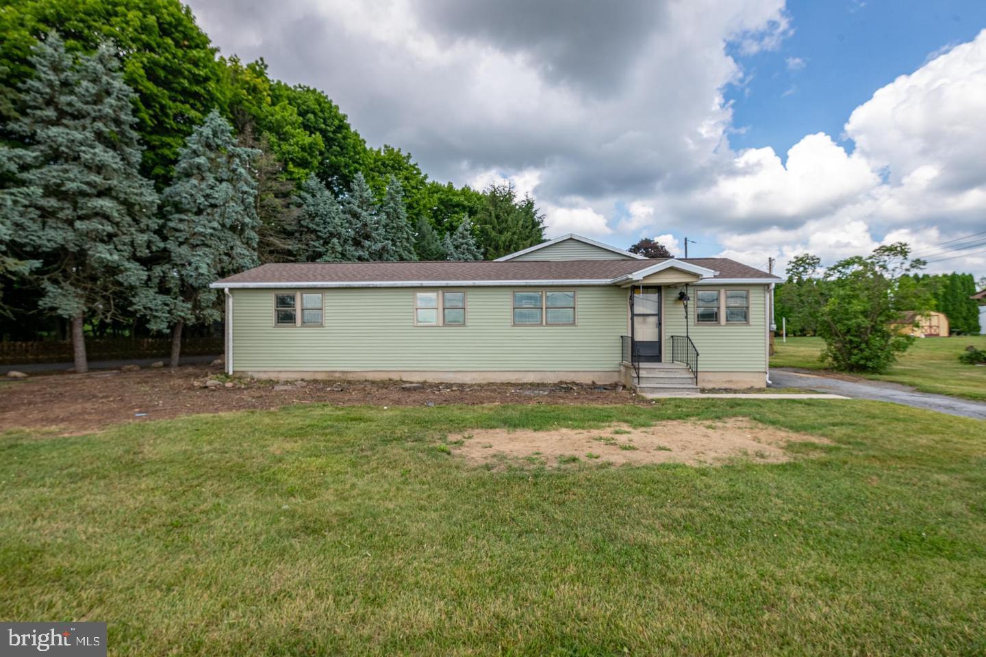 5861 Memorial Rd Property Photo 1