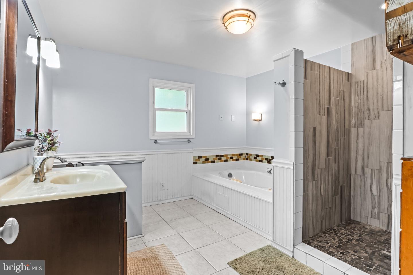 5525 Lehigh St Property Photo 25