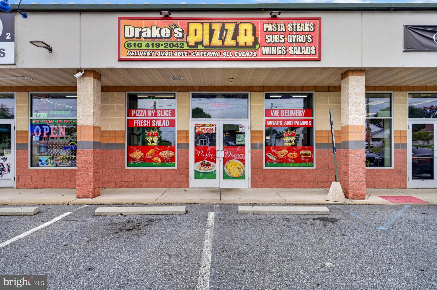 Drakes Pizzeria Property Photo 1
