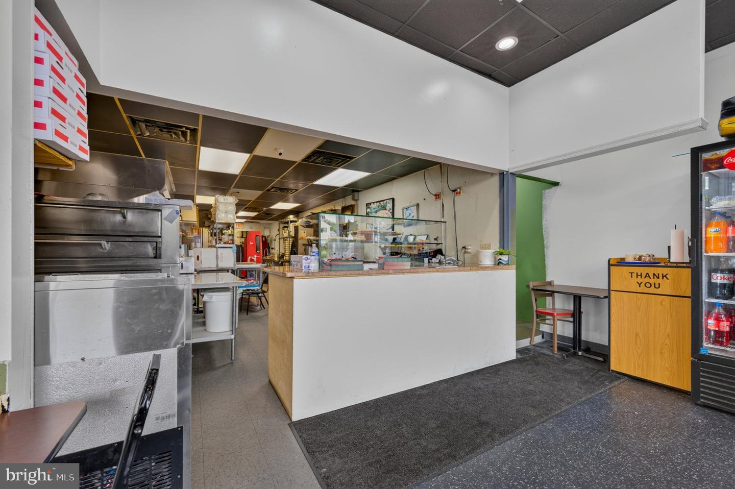 Drakes Pizzeria Property Photo 5