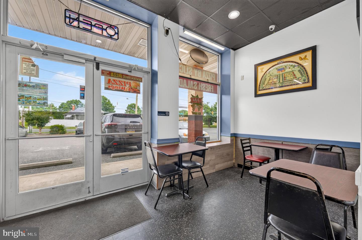 Drakes Pizzeria Property Photo 8