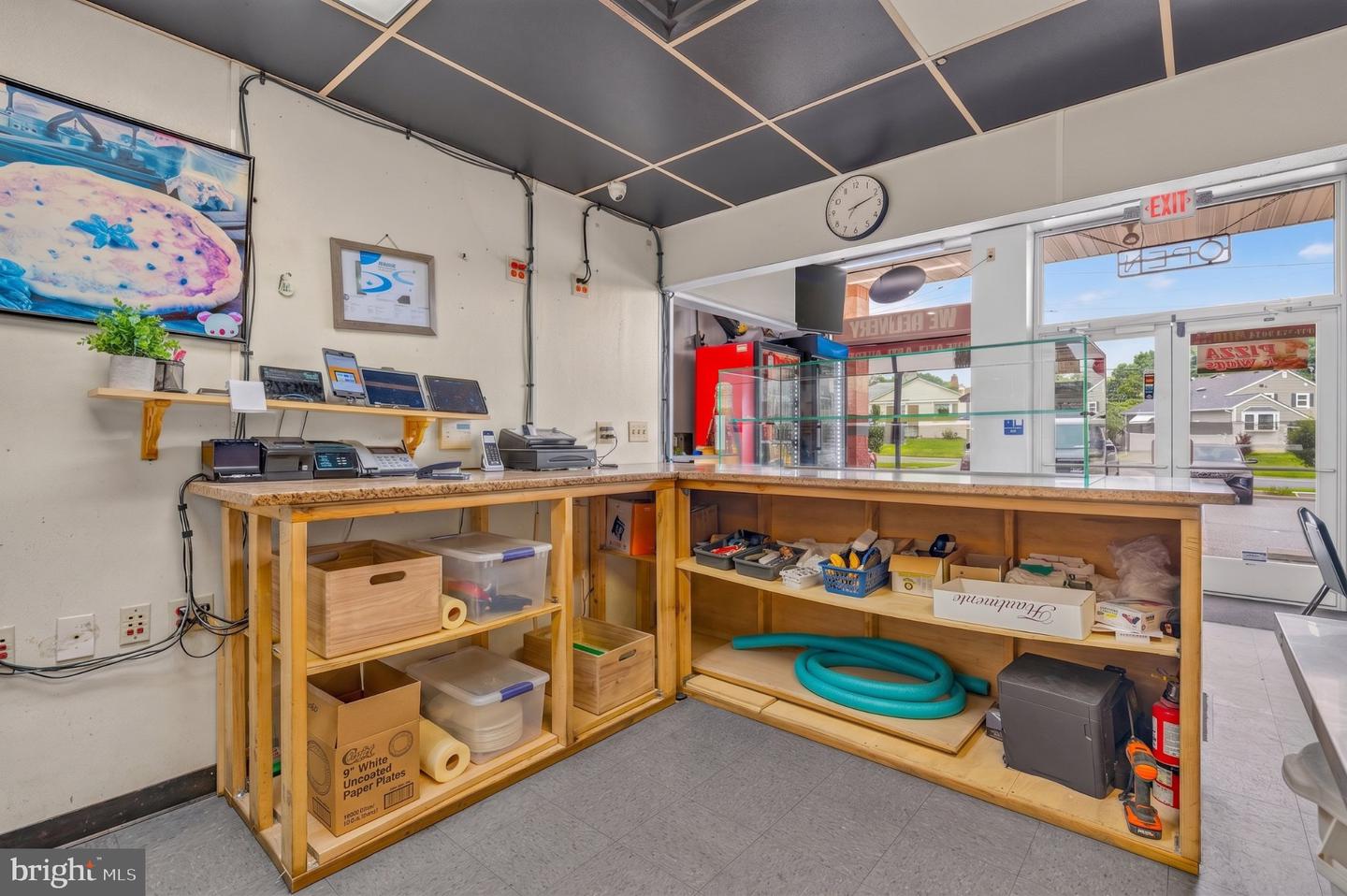Drakes Pizzeria Property Photo 11