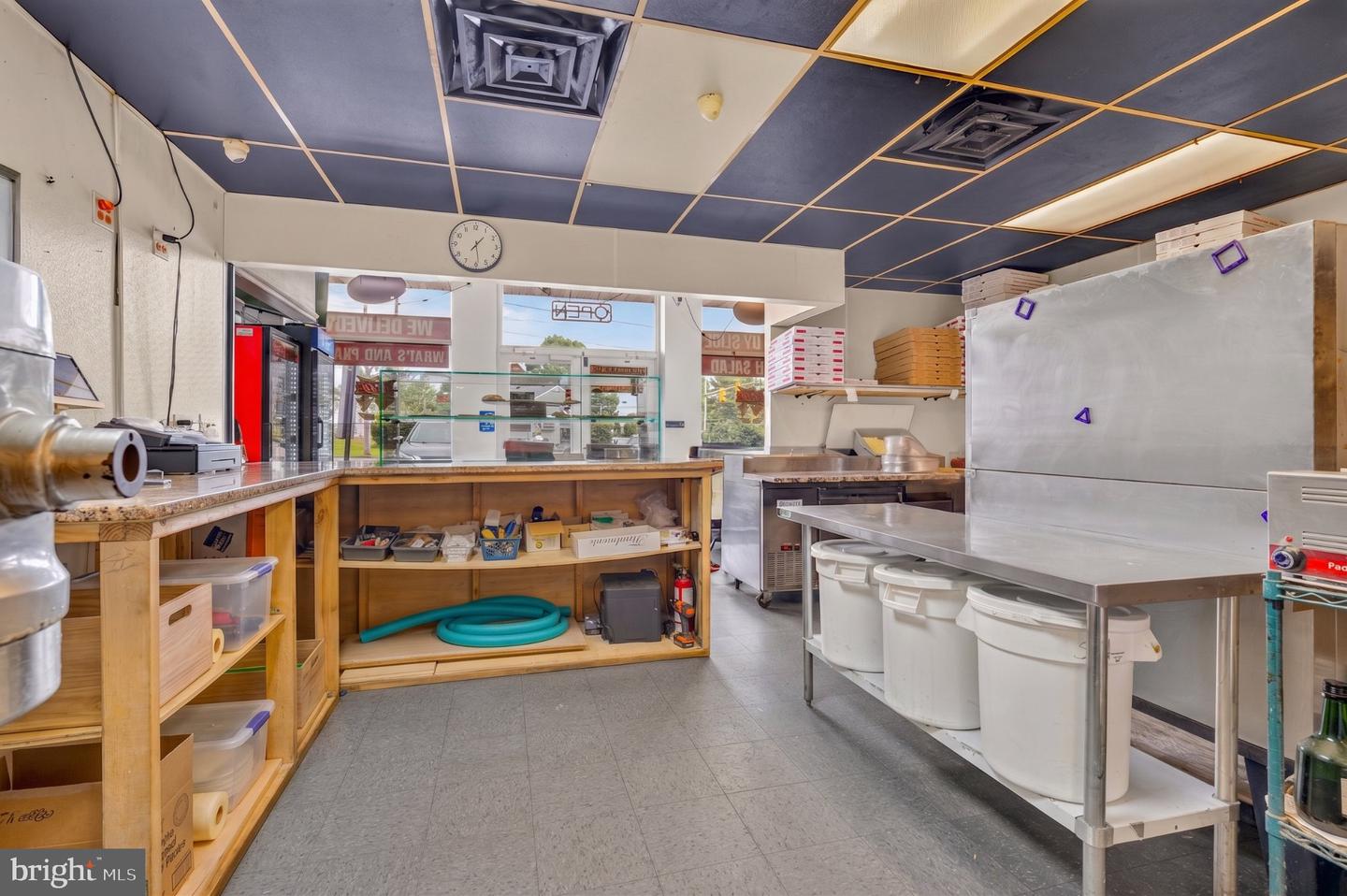 Drakes Pizzeria Property Photo 12