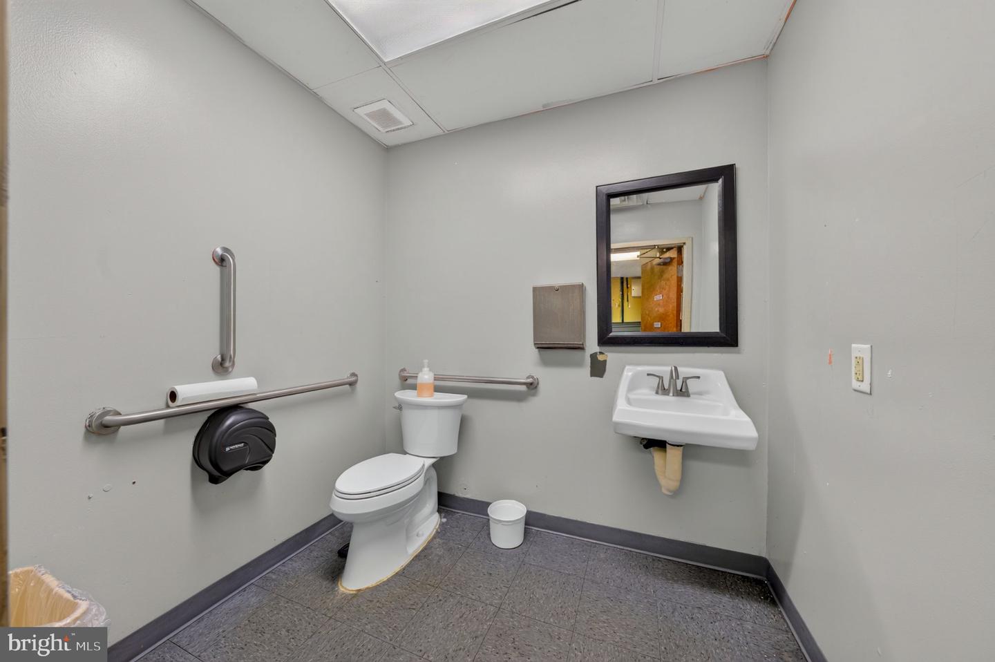 Drakes Pizzeria Property Photo 26