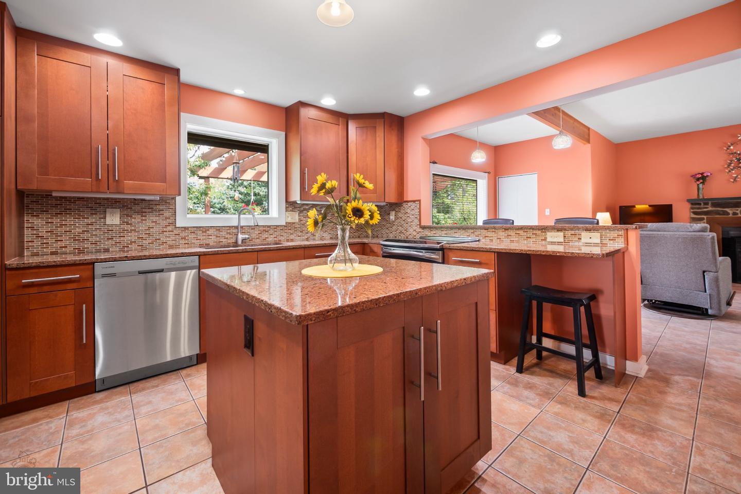 7942 Woodsbluff Run Property Photo 14