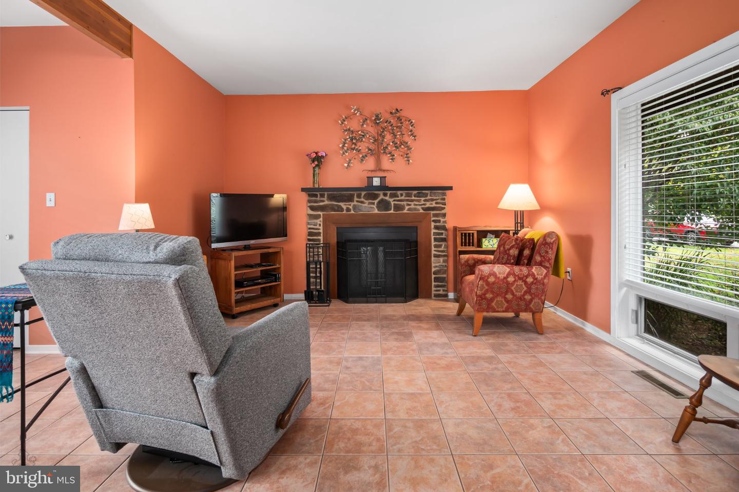 7942 Woodsbluff Run Property Photo 18