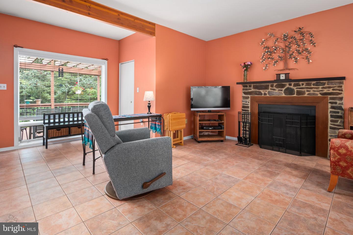 7942 Woodsbluff Run Property Photo 19