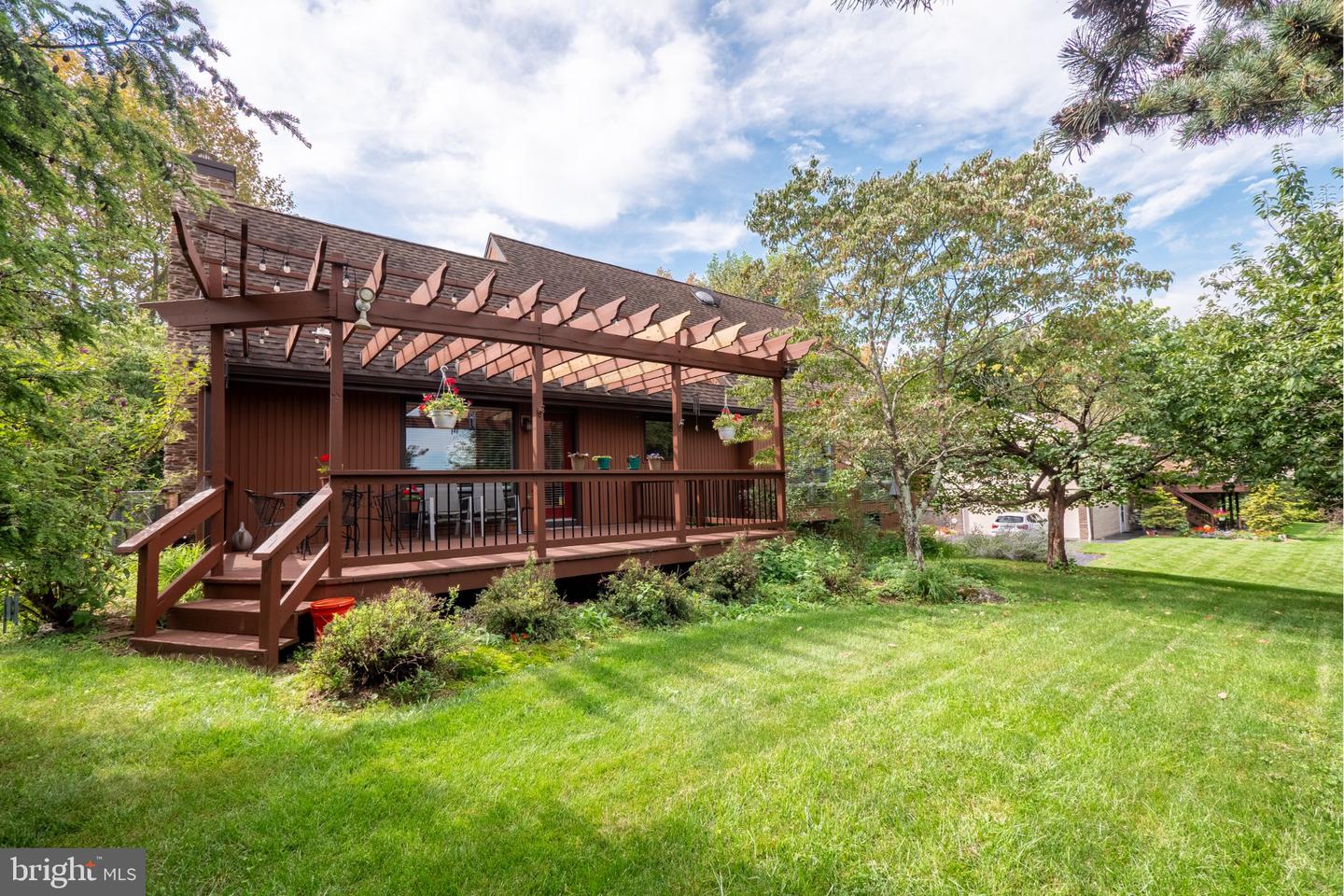 7942 Woodsbluff Run Property Photo 31