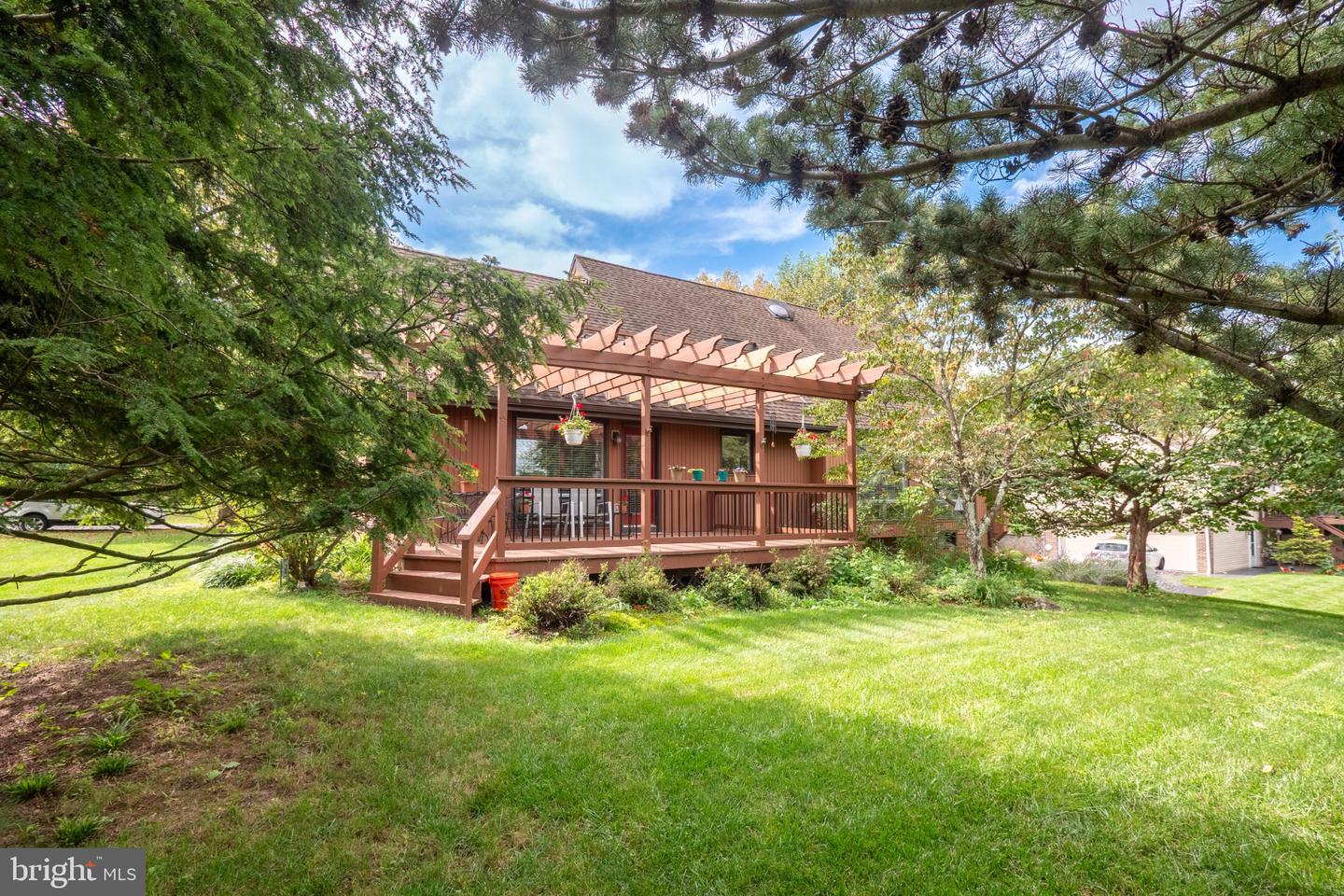 7942 Woodsbluff Run Property Photo 32