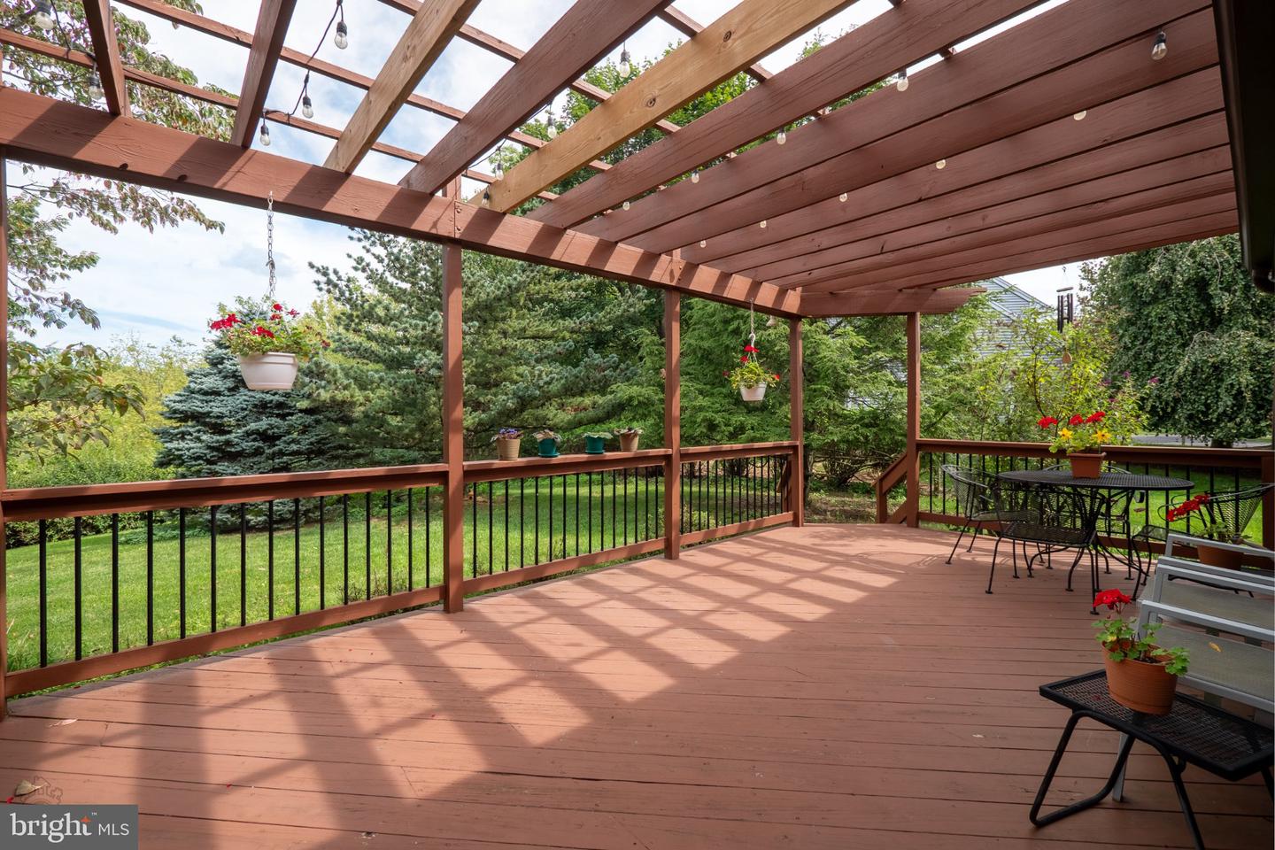 7942 Woodsbluff Run Property Photo 33