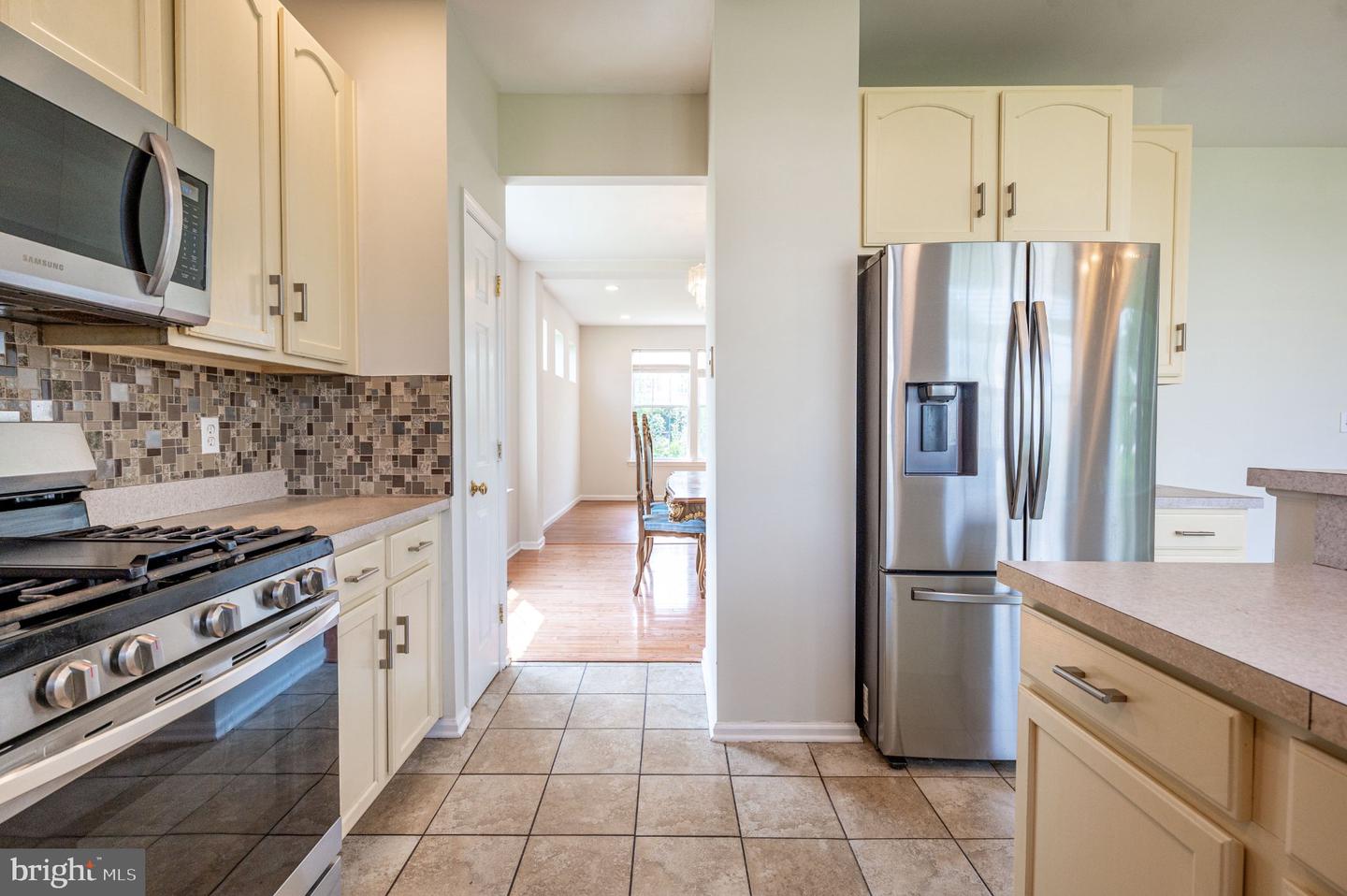 1035 Jervin Dr Property Photo 15