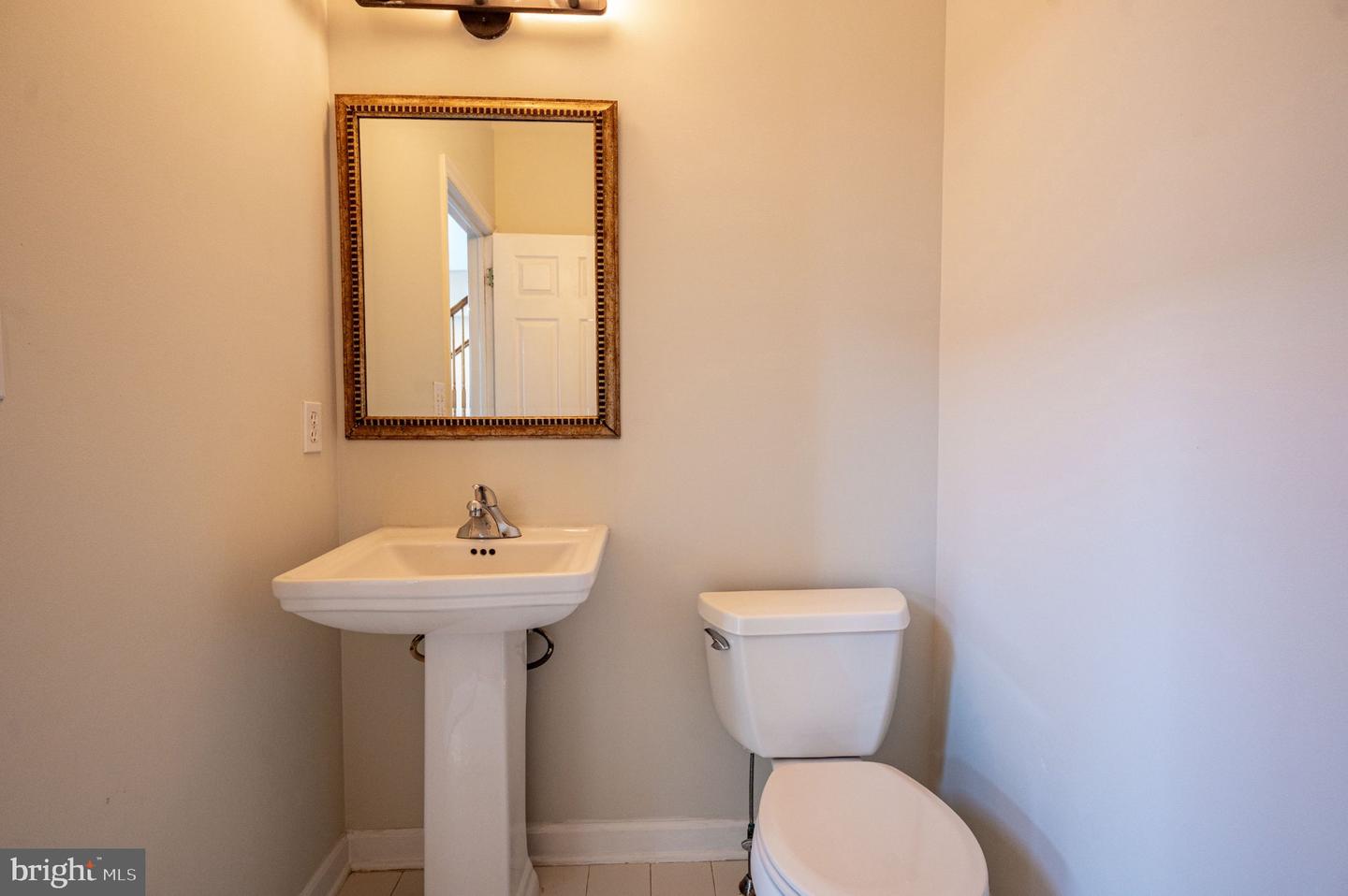 1035 Jervin Dr Property Photo 24