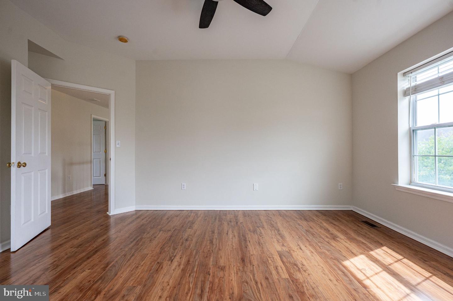 1035 Jervin Dr Property Photo 40