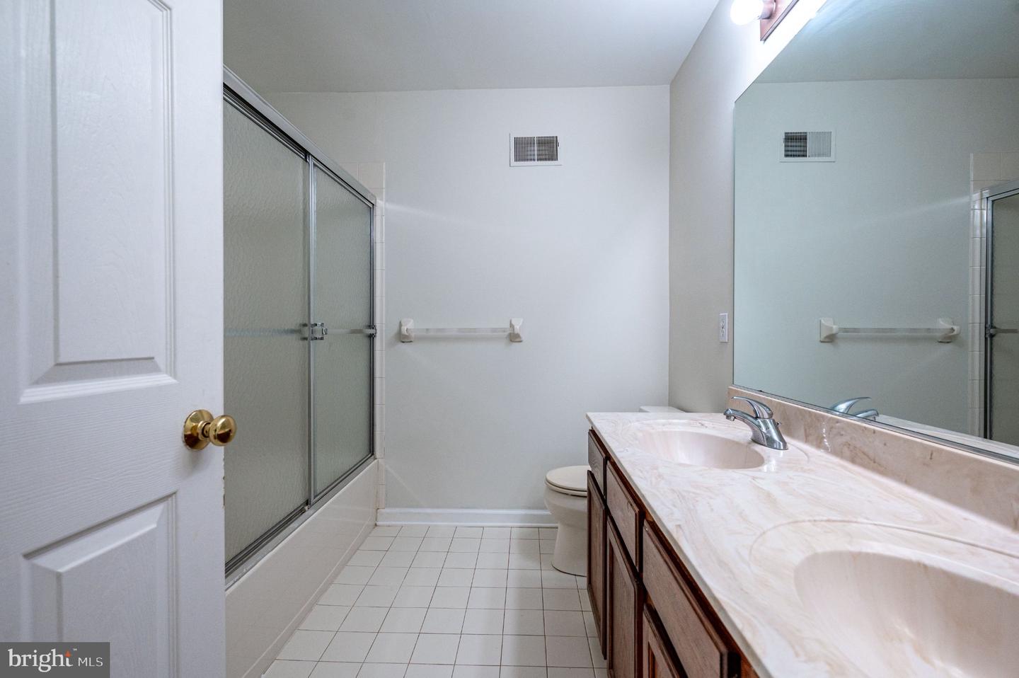 1035 Jervin Dr Property Photo 45