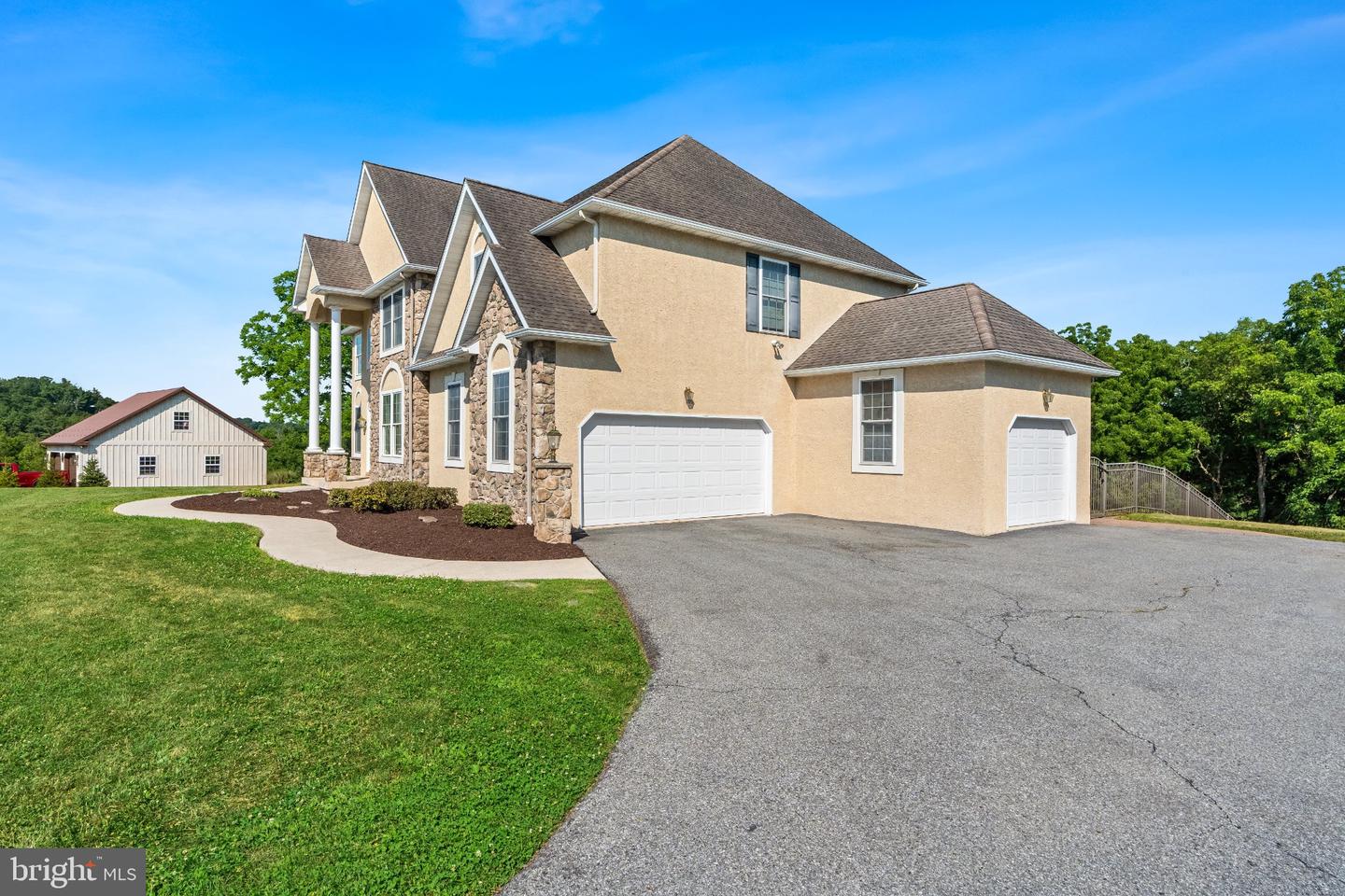 3940 Whitetail Ct Property Photo 6