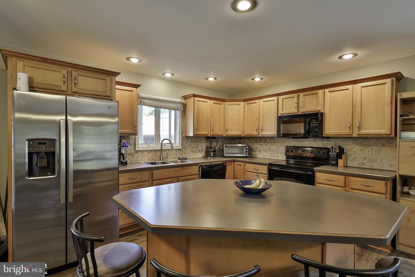 4325 Levans Rd Property Photo 11