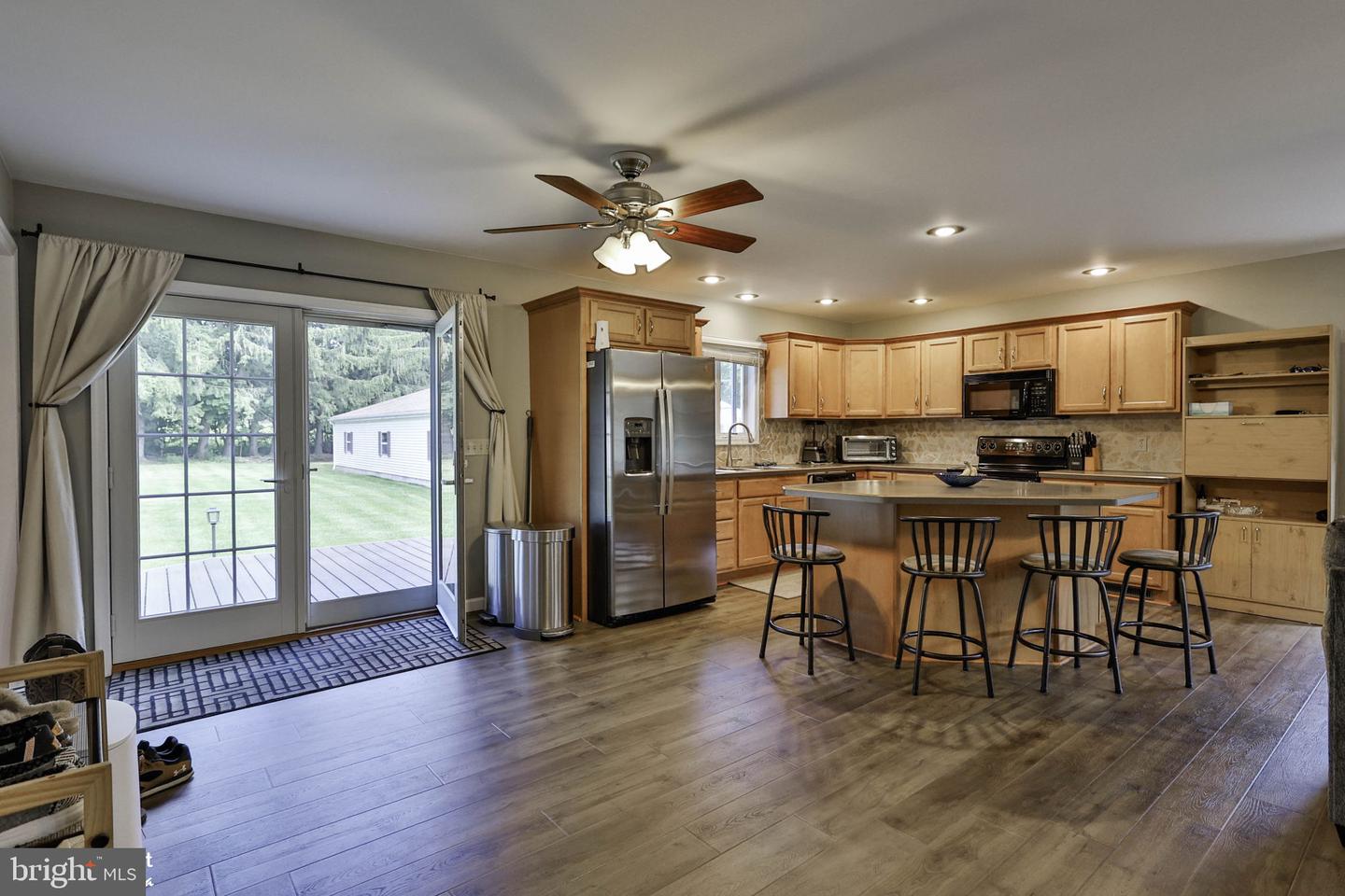 4325 Levans Rd Property Photo 14