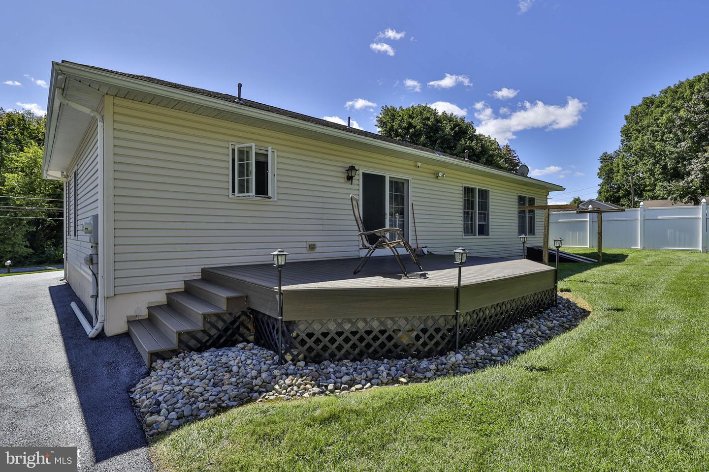 4325 Levans Rd Property Photo 37
