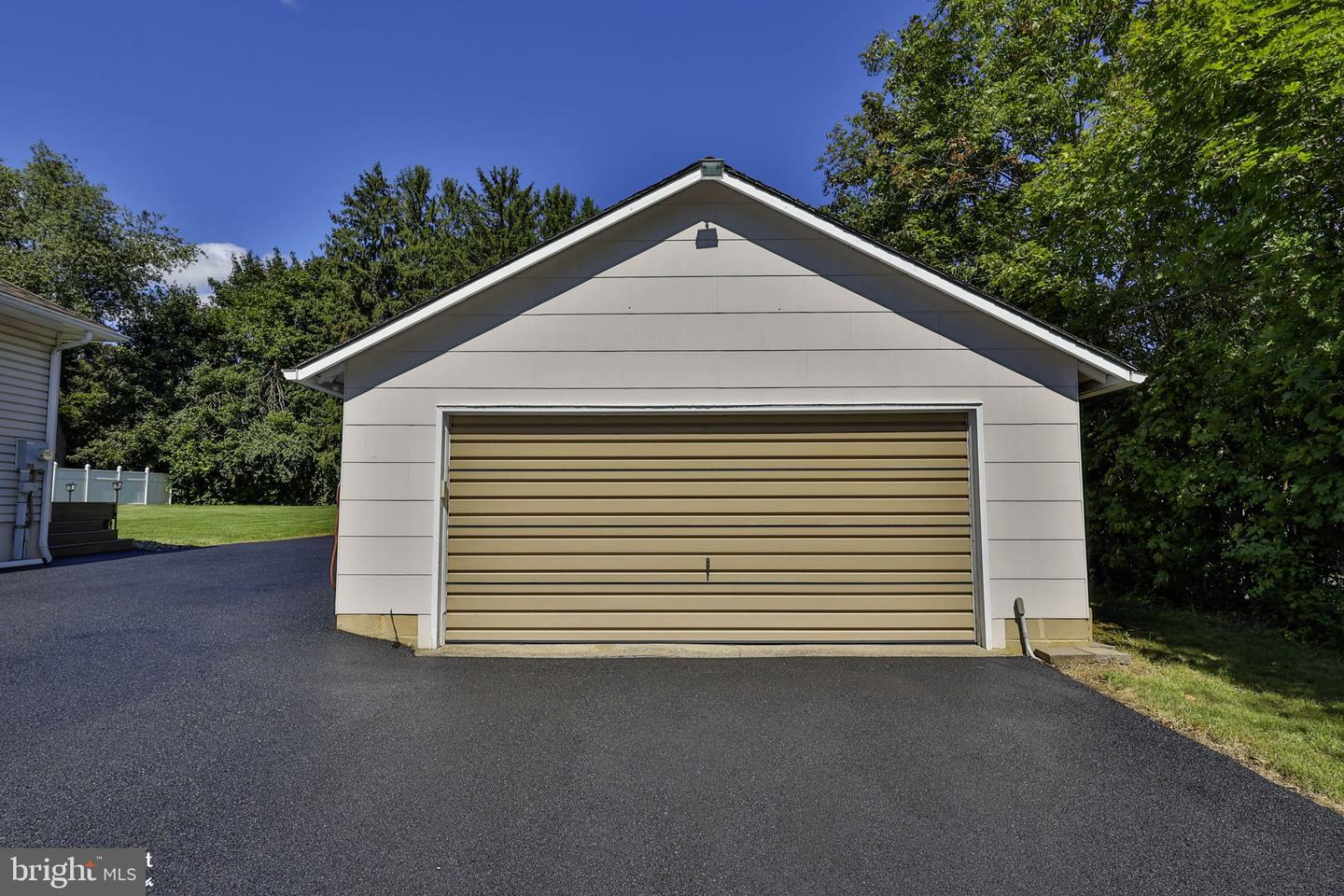 4325 Levans Rd Property Photo 41