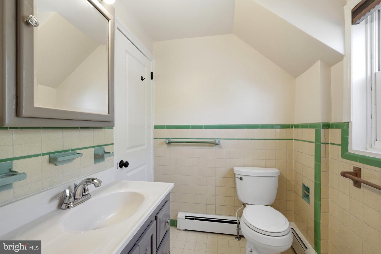 2202 W Union St Property Photo 27