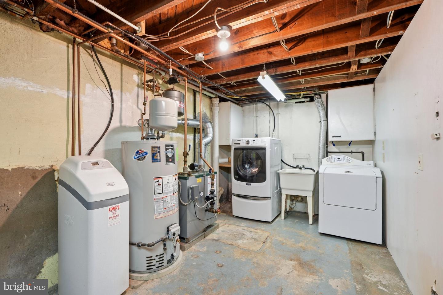 2202 W Union St Property Photo 42