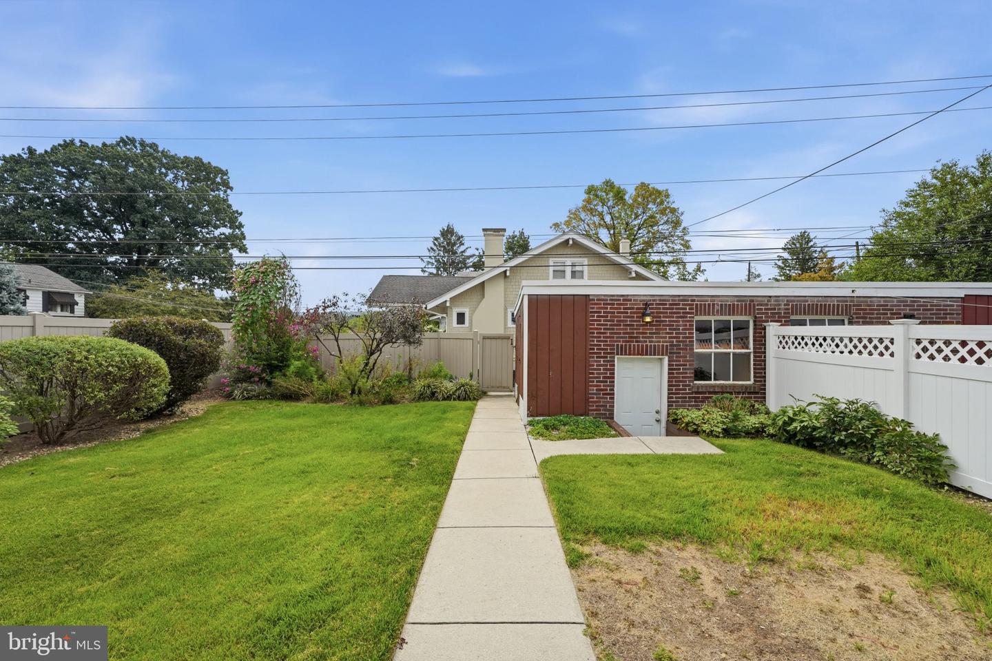 2202 W Union St Property Photo 57