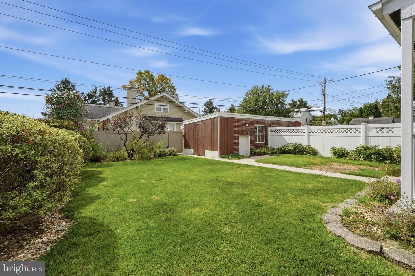 2202 W Union St Property Photo 59