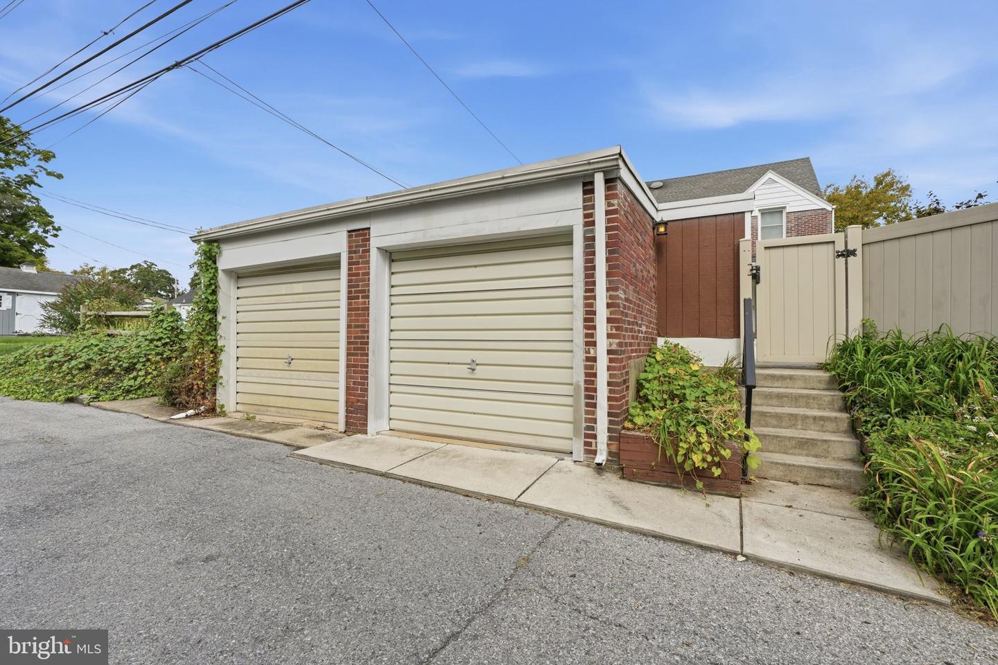 2202 W Union St Property Photo 62