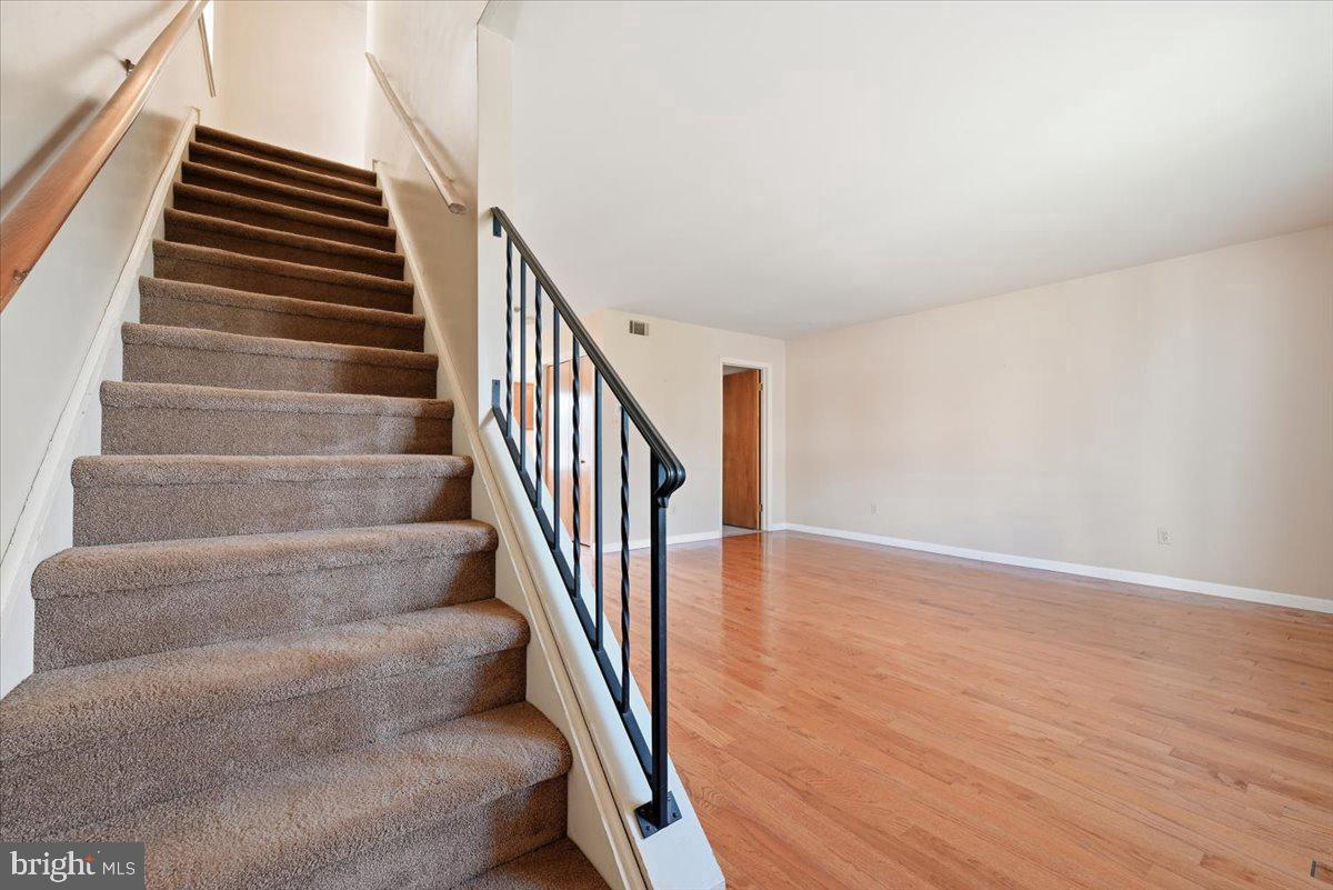 1902 W Walnut St W Property Photo 12