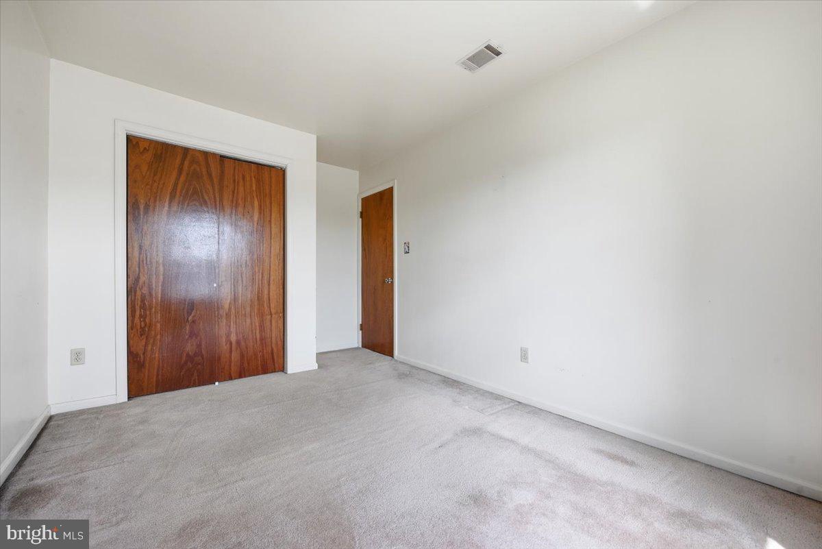 1902 W Walnut St W Property Photo 14