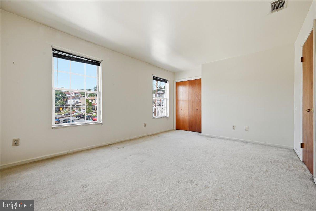 1902 W Walnut St W Property Photo 15
