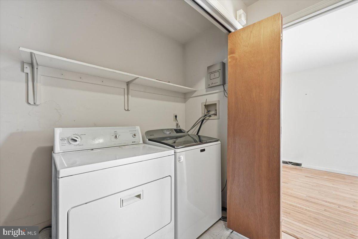 1902 W Walnut St W Property Photo 19